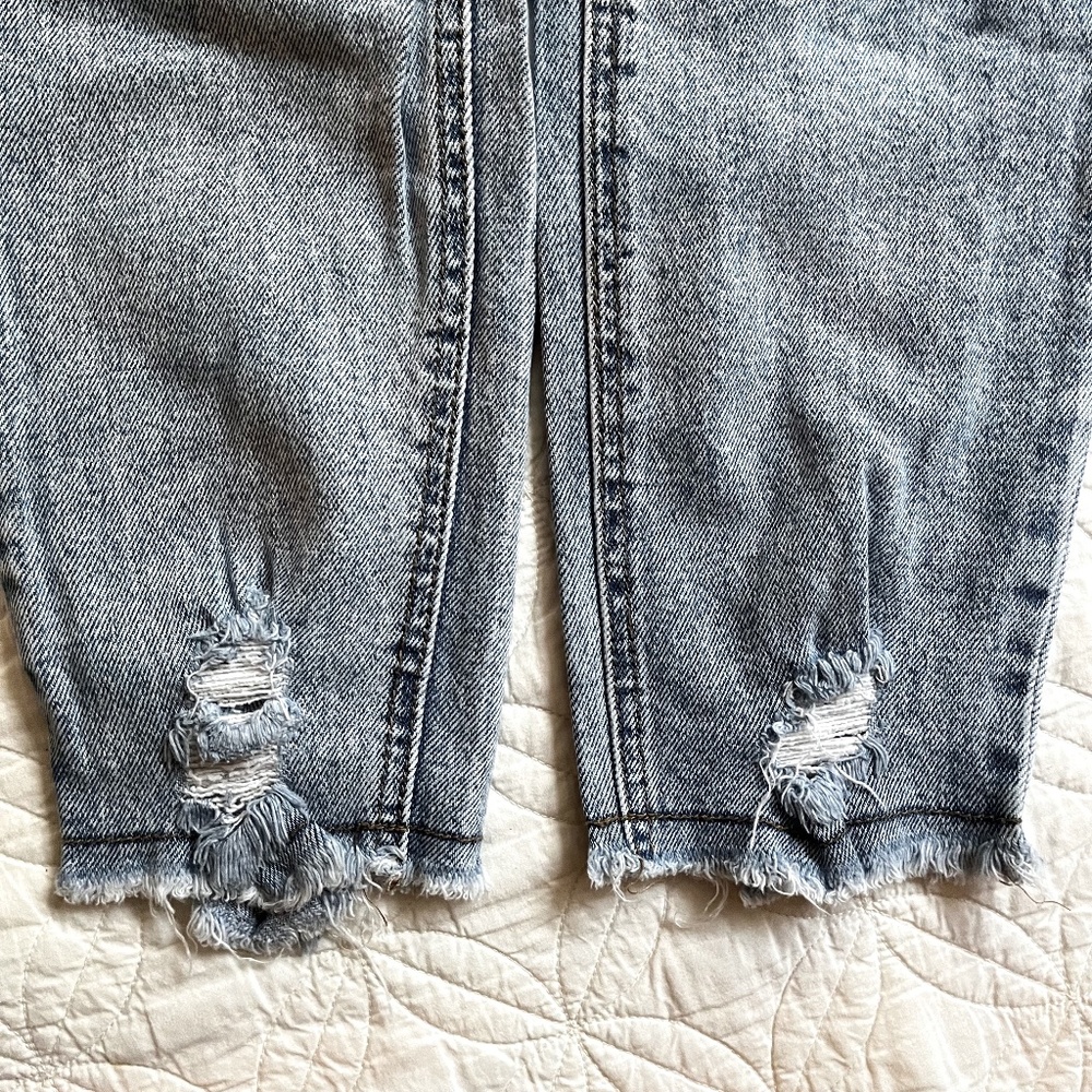 Distressed Hi Rise Mom Jean Made of Recycled Material - Size 2
